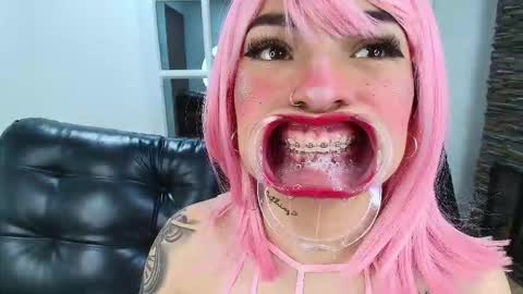 Snapshot of miss__abigail chatting on 4, 10, 2025 Abigail online show from 4, 10, 2025