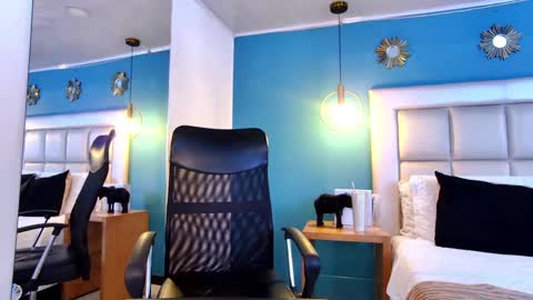 miss__ary_ online show from 24, 9, 2025