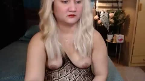 miss angelic15 online show from 9, 10, 2025