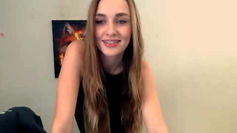 Snapshot of miss_angelina_ chatting on 14, 11, 2025 Angelina online show from 14, 11, 2025