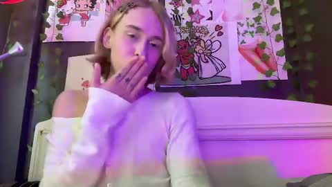 Snapshot of miss_barbie1 chatting on 19, 6, 2026 Anya online show from 19, 6, 2026