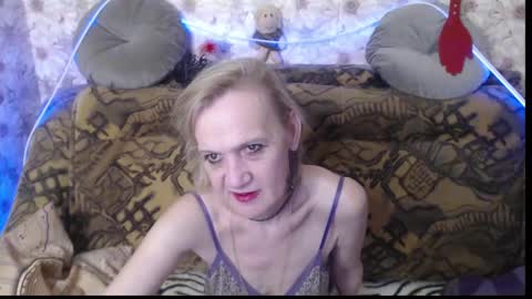 Snapshot of miss_bekker chatting on 12, 12, 2024 ask me online show from 12, 12, 2024