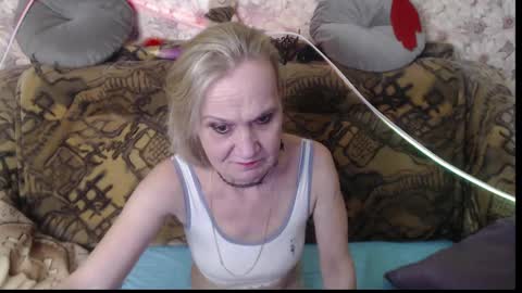 Snapshot of miss_bekker chatting on 17, 12, 2024 ask me online show from 17, 12, 2024