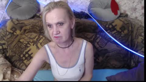 Snapshot of miss_bekker chatting on 17, 12, 2024 ask me online show from 17, 12, 2024