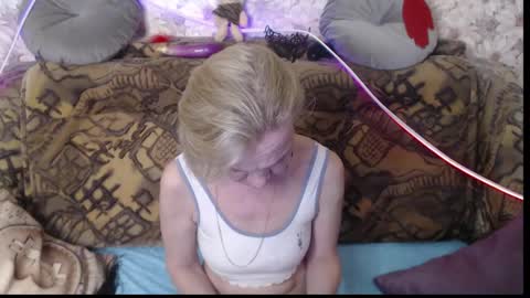 Snapshot of miss_bekker chatting on 17, 12, 2024 ask me online show from 17, 12, 2024