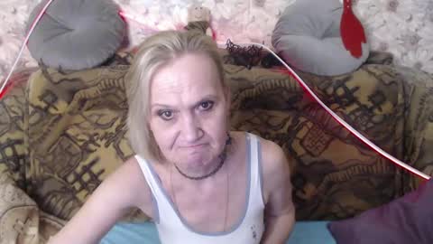 Snapshot of miss_bekker chatting on 17, 12, 2024 ask me online show from 17, 12, 2024