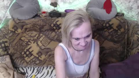Snapshot of miss_bekker chatting on 12, 1, 2025 ask me online show from 12, 1, 2025