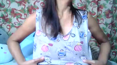 Snapshot of miss_capricorn chatting on 17, 12, 2025 miss_capricorn online show from 17, 12, 2025