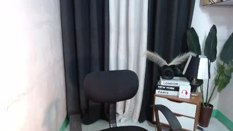 Snapshot of miss_catherinex chatting on 1, 6, 2026 miss_catherinex online show from 1, 6, 2026
