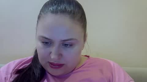 Snapshot of miss_crystaal chatting on 4, 12, 2025 Miss Crystal online show from 4, 12, 2025