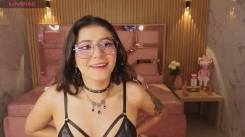Snapshot of miss_devil_s chatting on 6, 3, 2026 miss_devil_s online show from 6, 3, 2026
