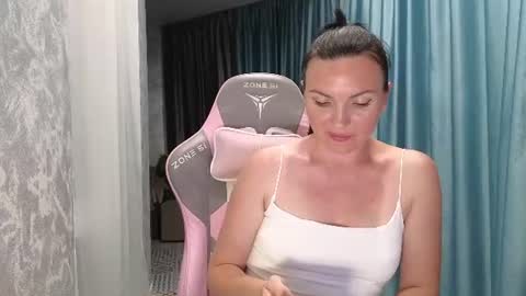 Snapshot of miss_divora chatting on 28, 7, 2026 miss_divora online show from 28, 7, 2026