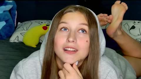 Snapshot of miss_emily_miller chatting on 21, 11, 2025 Emily online show from 21, 11, 2025