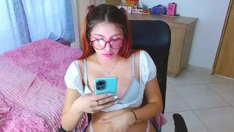 Snapshot of miss_issaa chatting on 5, 3, 2025 Isabella online show from 5, 3, 2025