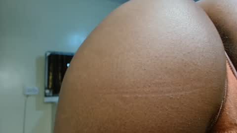 Snapshot of miss_kiarrafit chatting on 14, 12, 2024 Miss Kiarrafit online show from 14, 12, 2024