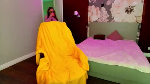 miss_kiten online show from 17, 4, 2026