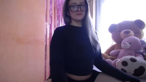 lilieth  online show from 6, 2, 2025