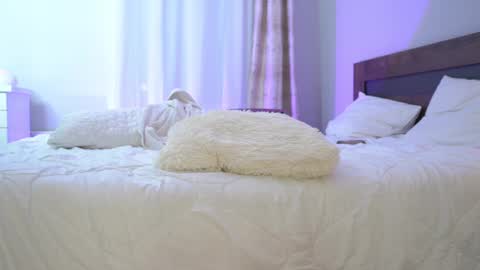 Maya online show from 8, 3, 2025