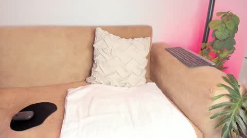 Alejandra  online show from 28, 11, 2025