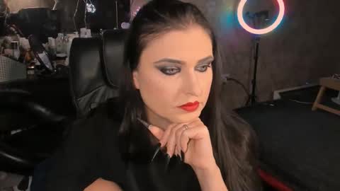 Snapshot of miss_poison chatting on 28, 9, 2025 Leya online show from 28, 9, 2025