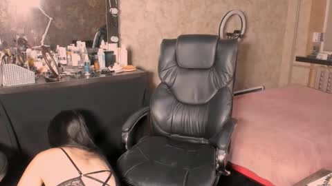 Snapshot of miss_poison chatting on 31, 10, 2025 Leya online show from 31, 10, 2025