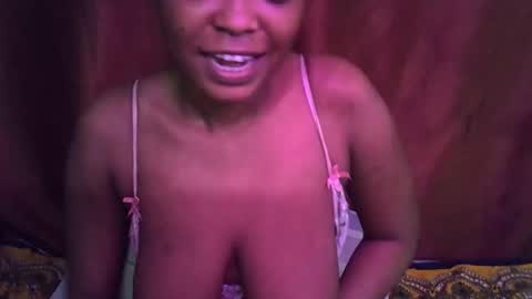 Snapshot of miss_rihanna2 chatting on 22, 10, 2025 miss_rihanna2 online show from 22, 10, 2025