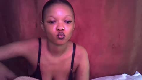 Snapshot of miss_rihanna2 chatting on 24, 10, 2025 miss_rihanna2 online show from 24, 10, 2025