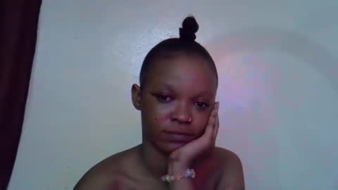 Snapshot of miss_rihanna2 chatting on 3, 11, 2025 miss_rihanna2 online show from 3, 11, 2025
