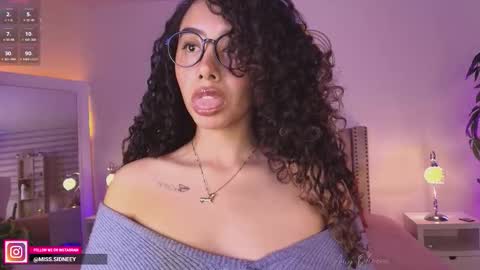 Amy Olivera online show from 3, 12, 2025