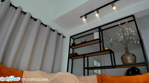 Zoee     online show from 6, 10, 2025