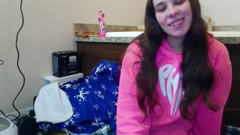 Snapshot of miss_sunshine01 chatting on 16, 12, 2025 Bella online show from 16, 12, 2025