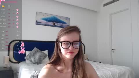 Snapshot of miss_sweetbb chatting on 20, 2, 2025 Bella online show from 20, 2, 2025