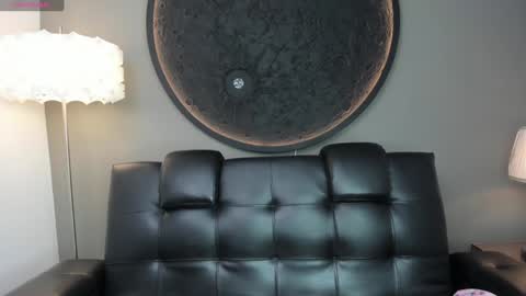 Vaiolette online show from 11, 1, 2025