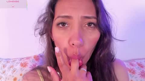 Miss Veronica online show from 5, 3, 2025