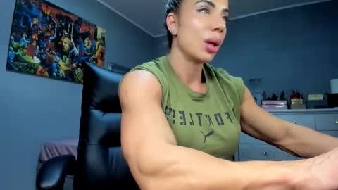 Alesyamuscledoll online show from 4, 10, 2025