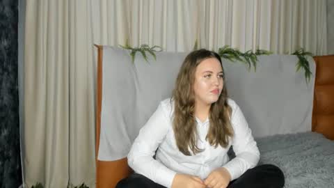 Snapshot of missbadtiming chatting on 21, 6, 2026 Elen online show from 21, 6, 2026