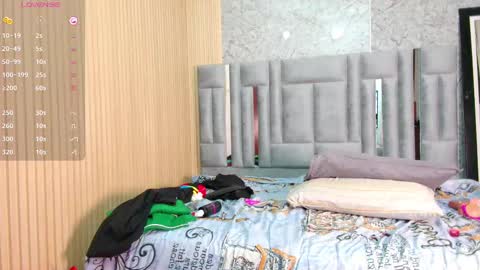 Miss Evelyn  online show from 28, 9, 2025