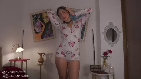 missbunnygirl online show from 18, 7, 2026