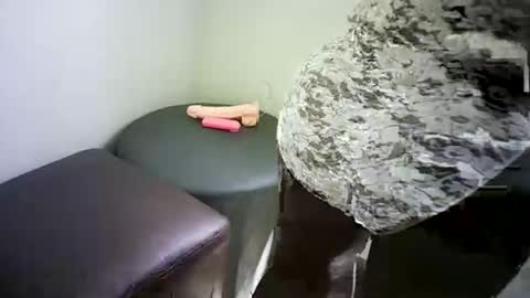 missbutty online show from 16, 4, 2026