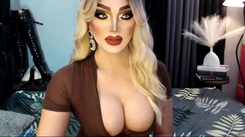 Snapshot of misschannel4sub chatting on 2, 3, 2025 PRIESTESS CHANNEL online show from 2, 3, 2025