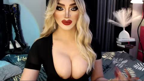 Snapshot of misschannel4sub chatting on 4, 3, 2025 PRIESTESS CHANNEL online show from 4, 3, 2025