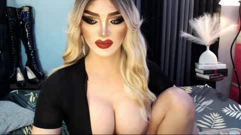 Snapshot of misschannel4sub chatting on 5, 3, 2025 PRIESTESS CHANNEL online show from 5, 3, 2025