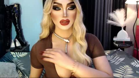 Snapshot of misschannel4sub chatting on 10, 3, 2025 PRIESTESS CHANNEL online show from 10, 3, 2025