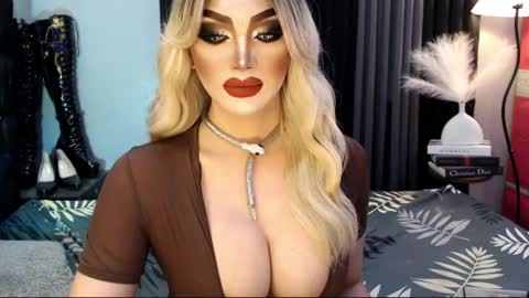 Snapshot of misschannel4sub chatting on 11, 3, 2025 PRIESTESS CHANNEL online show from 11, 3, 2025