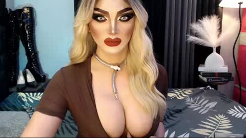 Snapshot of misschannel4sub chatting on 11, 3, 2025 PRIESTESS CHANNEL online show from 11, 3, 2025