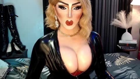 Snapshot of misschannel4sub chatting on 17, 9, 2025 PRIESTESS CHANNEL online show from 17, 9, 2025