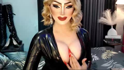 Snapshot of misschannel4sub chatting on 24, 9, 2025 PRIESTESS CHANNEL online show from 24, 9, 2025