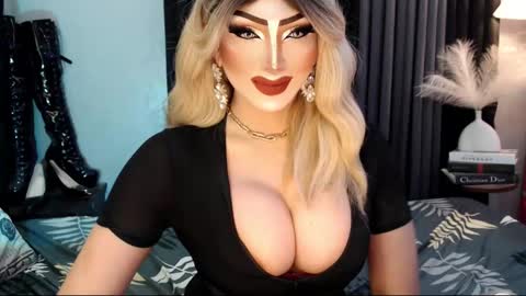 Snapshot of misschannel4sub chatting on 28, 9, 2025 PRIESTESS CHANNEL online show from 28, 9, 2025