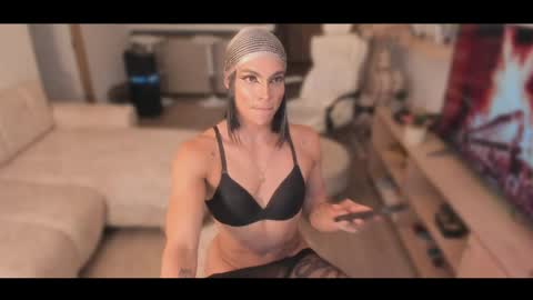 Charlotte independent model online show from 16, 4, 2026