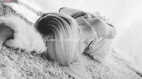 Chloe freelance model Please your thumbs up are important  online show from 7, 11, 2025